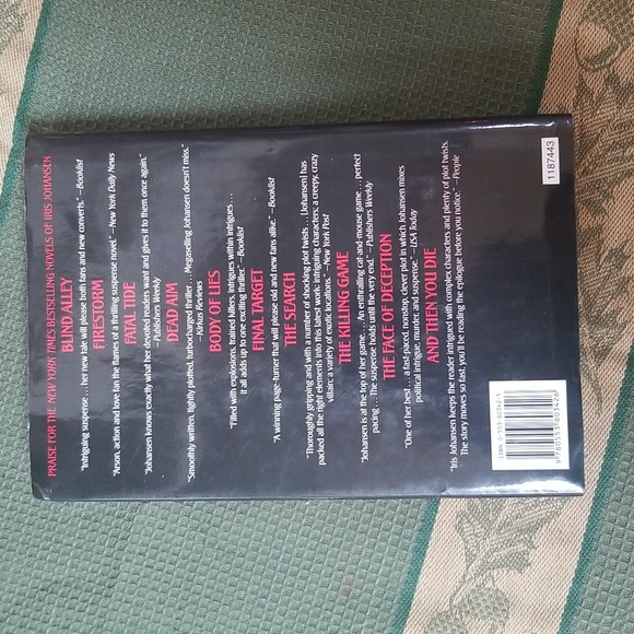 📚IRIS JOHANSEN NOVEL - Picture 2 of 6